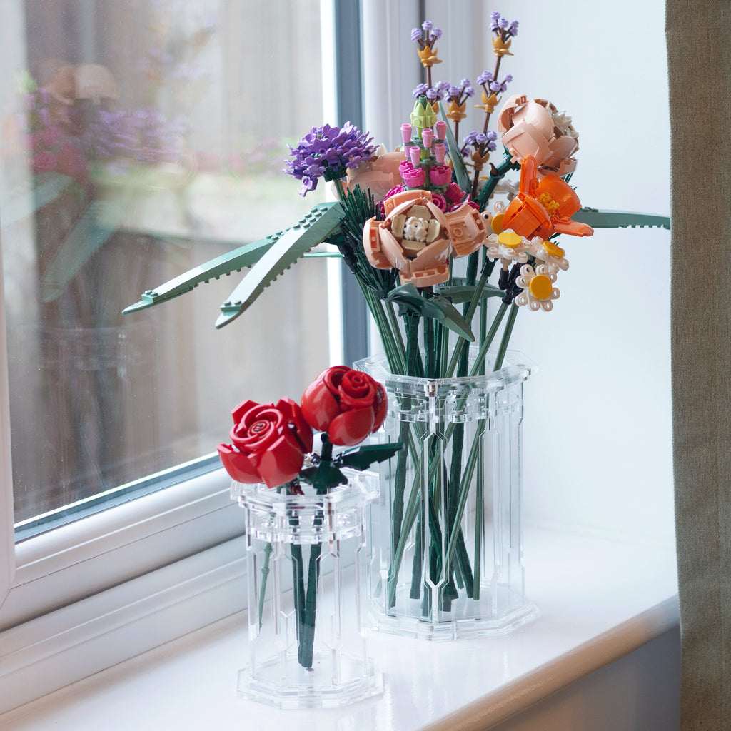 LEGO Flowers in the acrylic display vase, display view 2