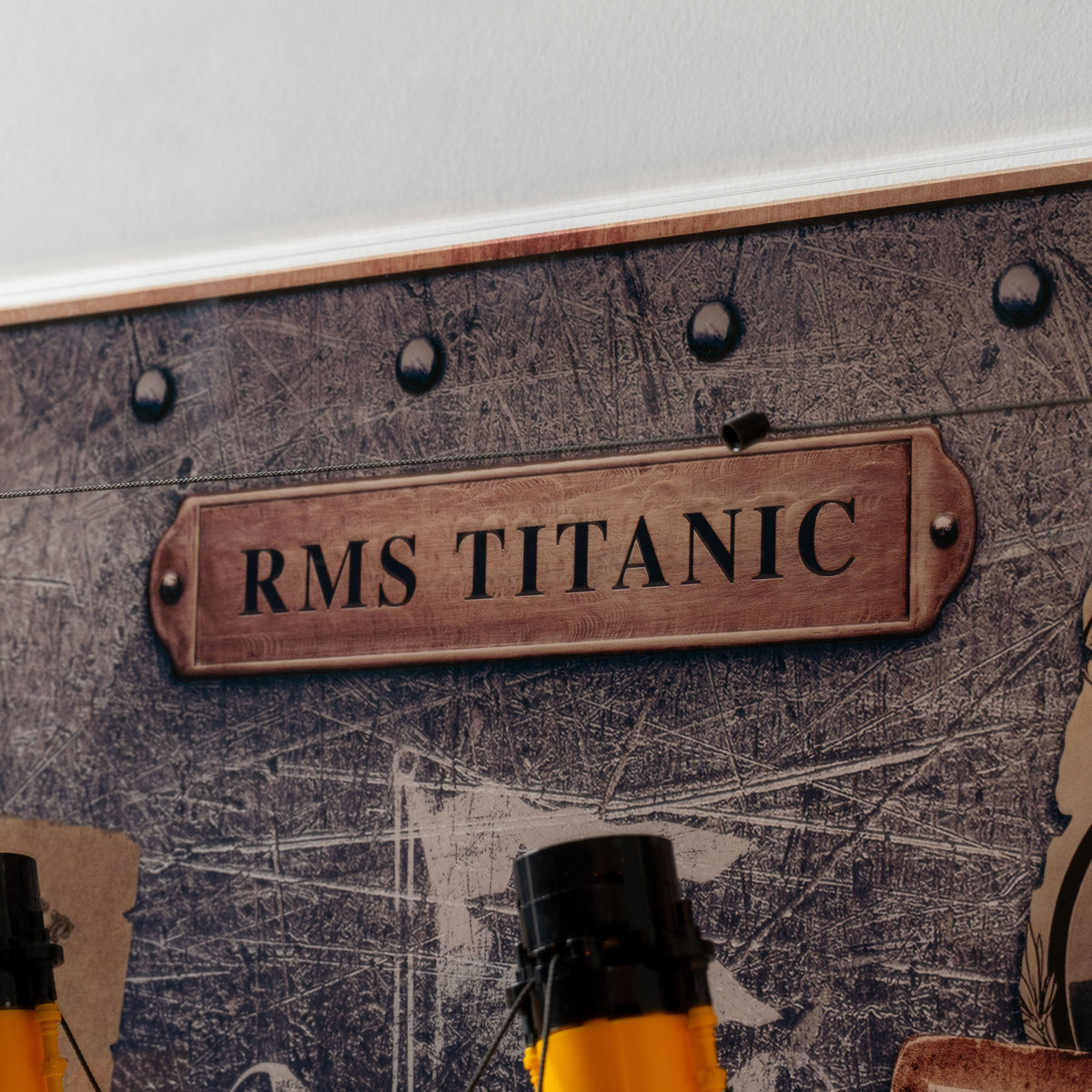 Acrylic display case construction detail for LEGO 10294 Titanic, view 16