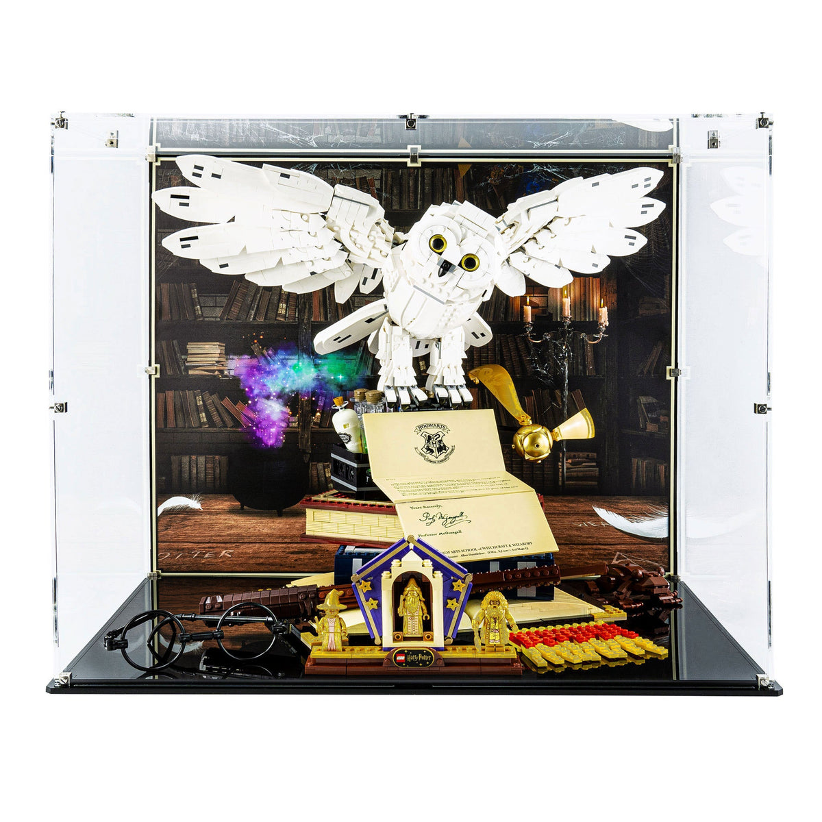 LEGO 76391 Hogwarts Icons Collectors' Edition in the acrylic display case, display view 2