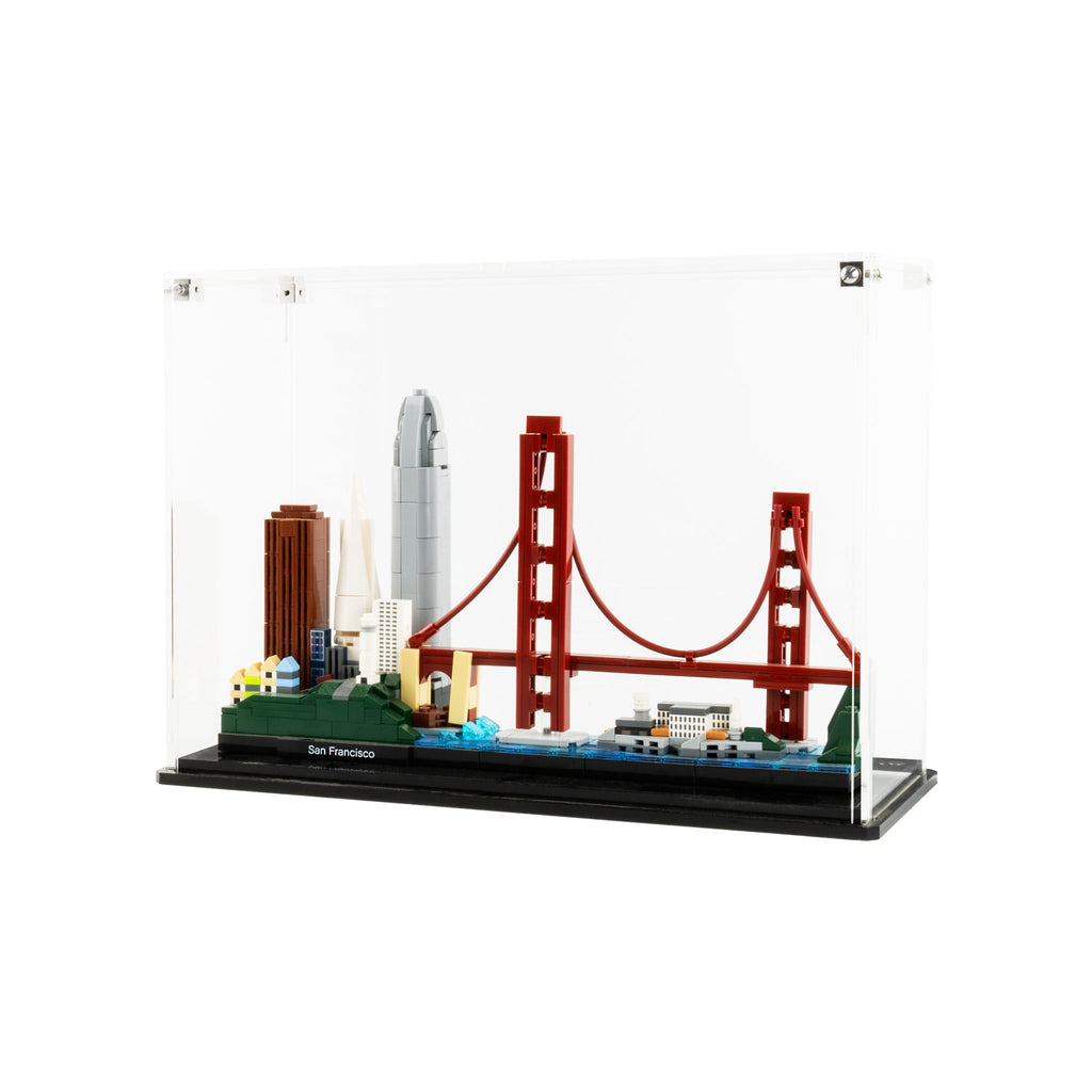 LEGO San Francisco Skyline 21043: model and display case shown together.