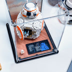 LEGO BB-8 Astromech Droid 75452: close view of the display case construction or display arrangement.
