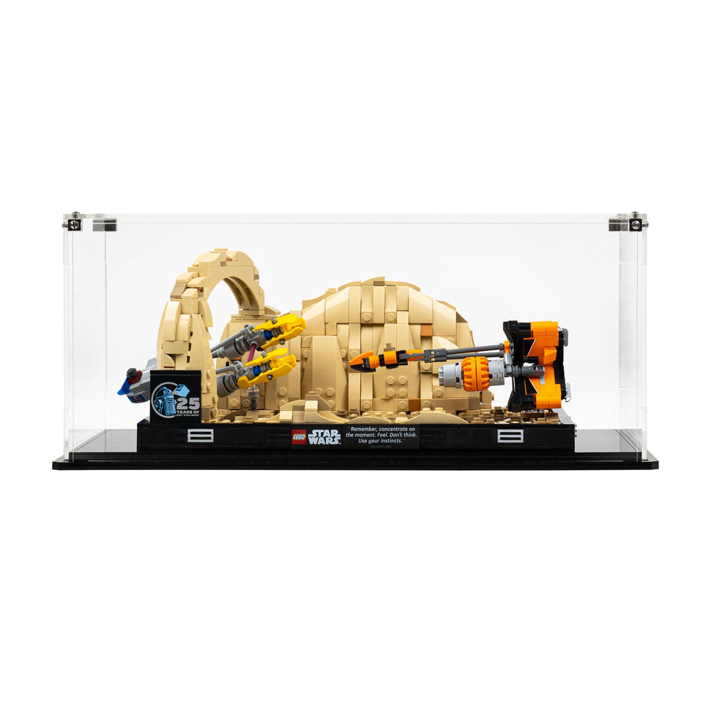 LEGO Mos Espa Podrace Diorama 75380: front view of the clear configuration.