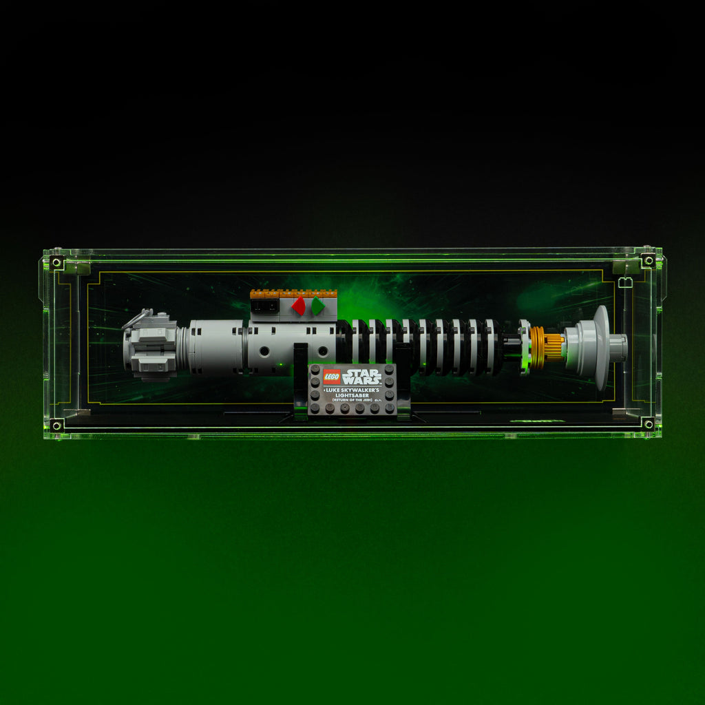 LEGO Luke Skywalker's Lightsaber 40730: model and display case shown together.