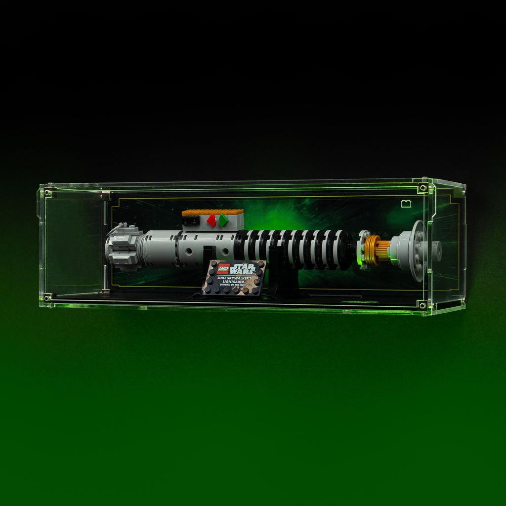 LEGO Luke Skywalker's Lightsaber 40730: model and display case shown together.