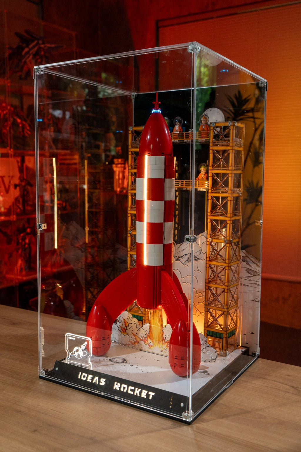 LEGO 21367 Ideas Tintin Moon Rocket — G07 display view