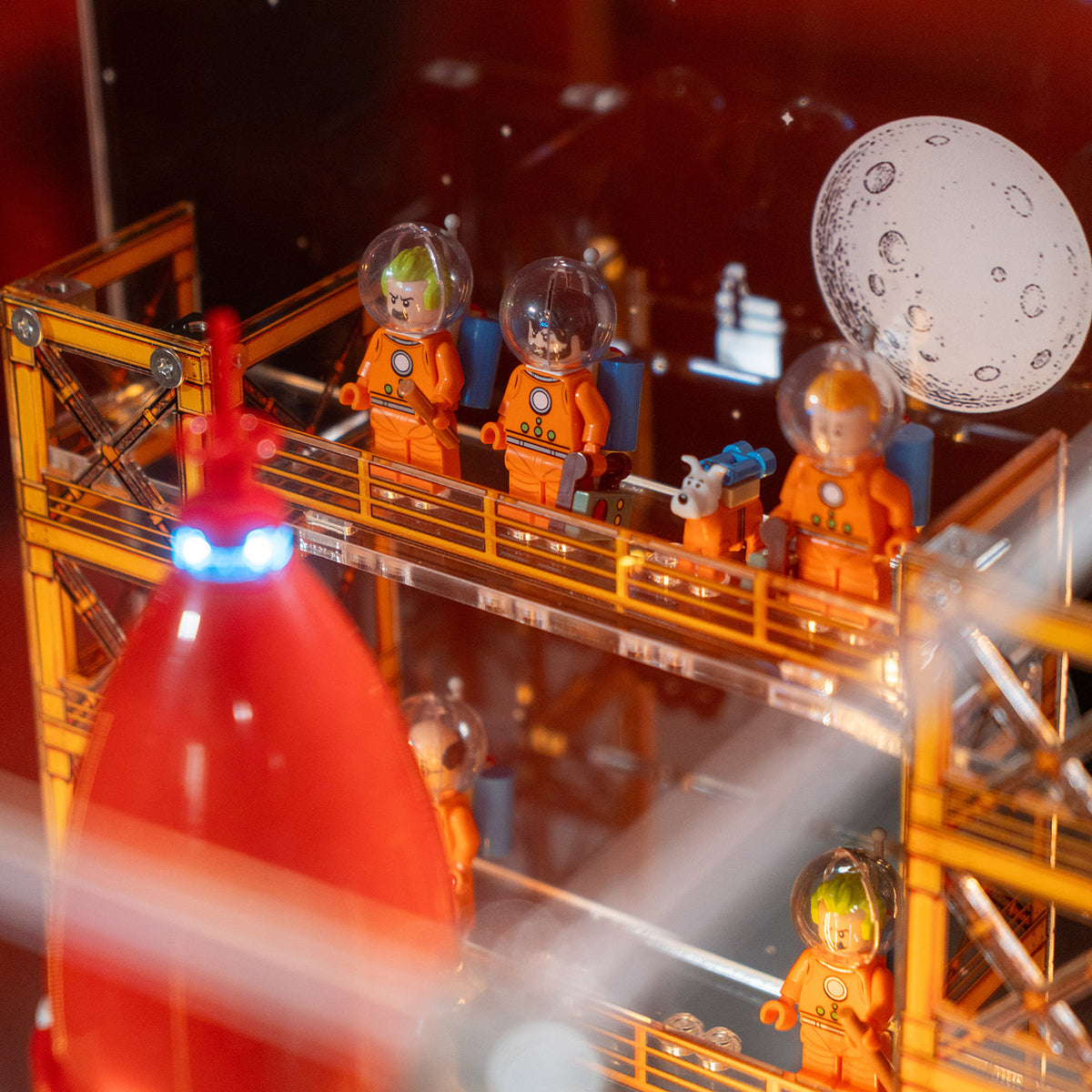 LEGO 21367 Ideas Tintin Moon Rocket — G08 display view
