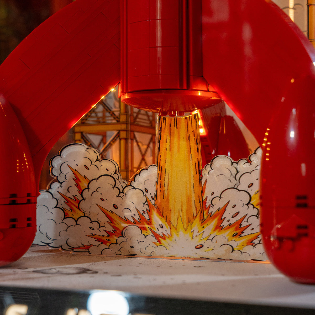 LEGO 21367 Ideas Tintin Moon Rocket — G10 display view