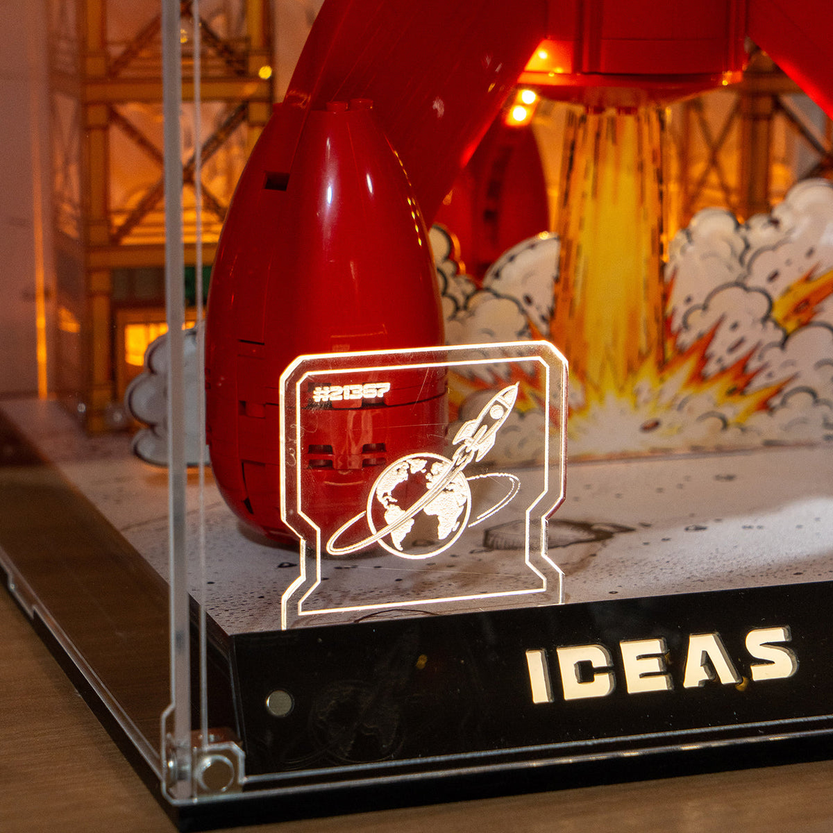 LEGO 21367 Ideas Tintin Moon Rocket — G12 display view