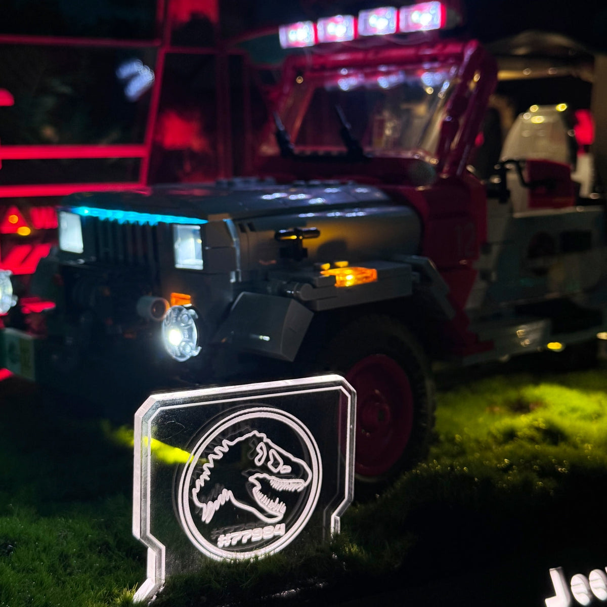 LEGO 77984 Jurassic World Jurassic Park Jeep Wrangler — G05 display view